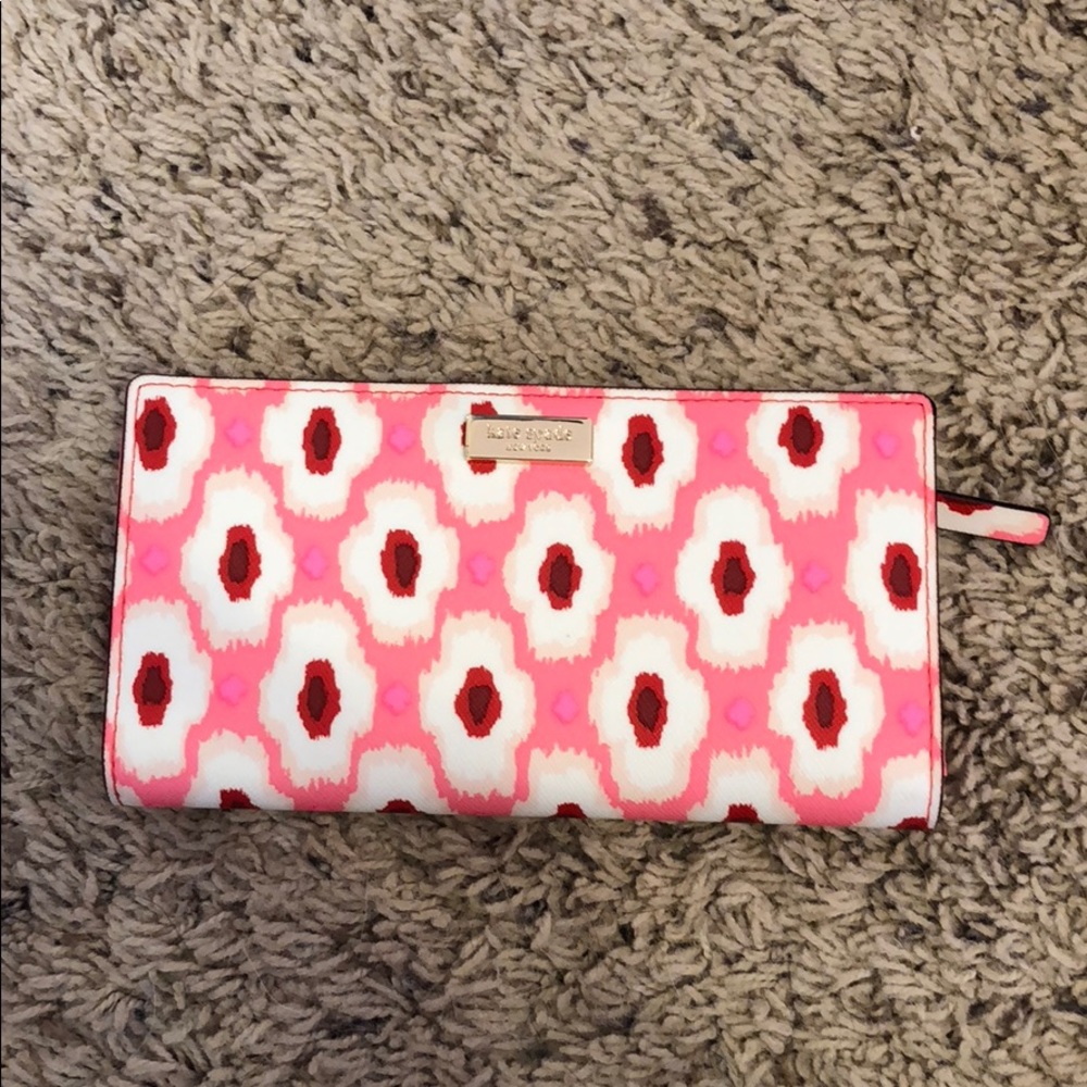 SOLD Kate spade snap printed wallet